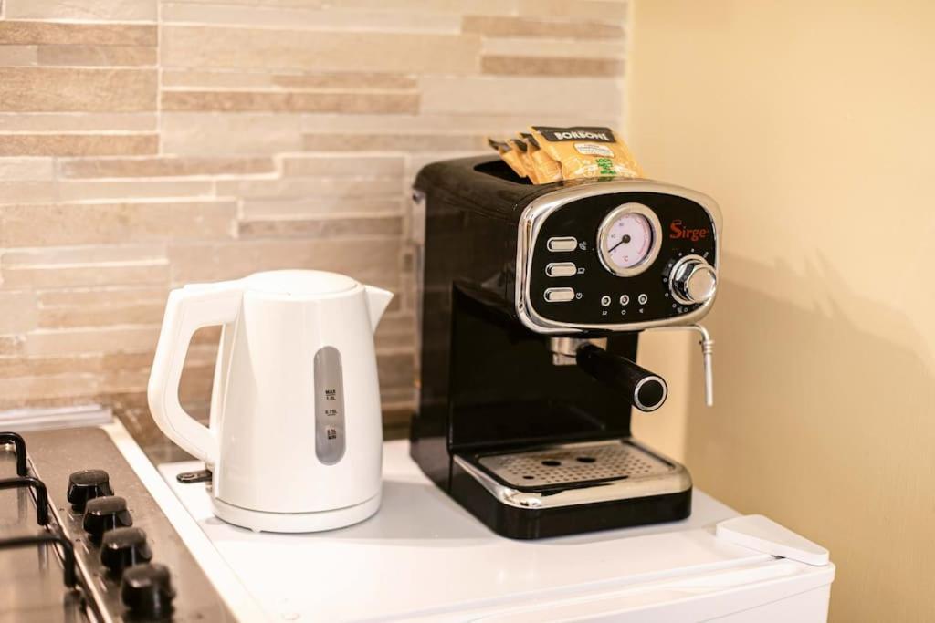 La Chicca Appartamento Intero Nei Quartieri Spagnoli ナポリ エクステリア 写真