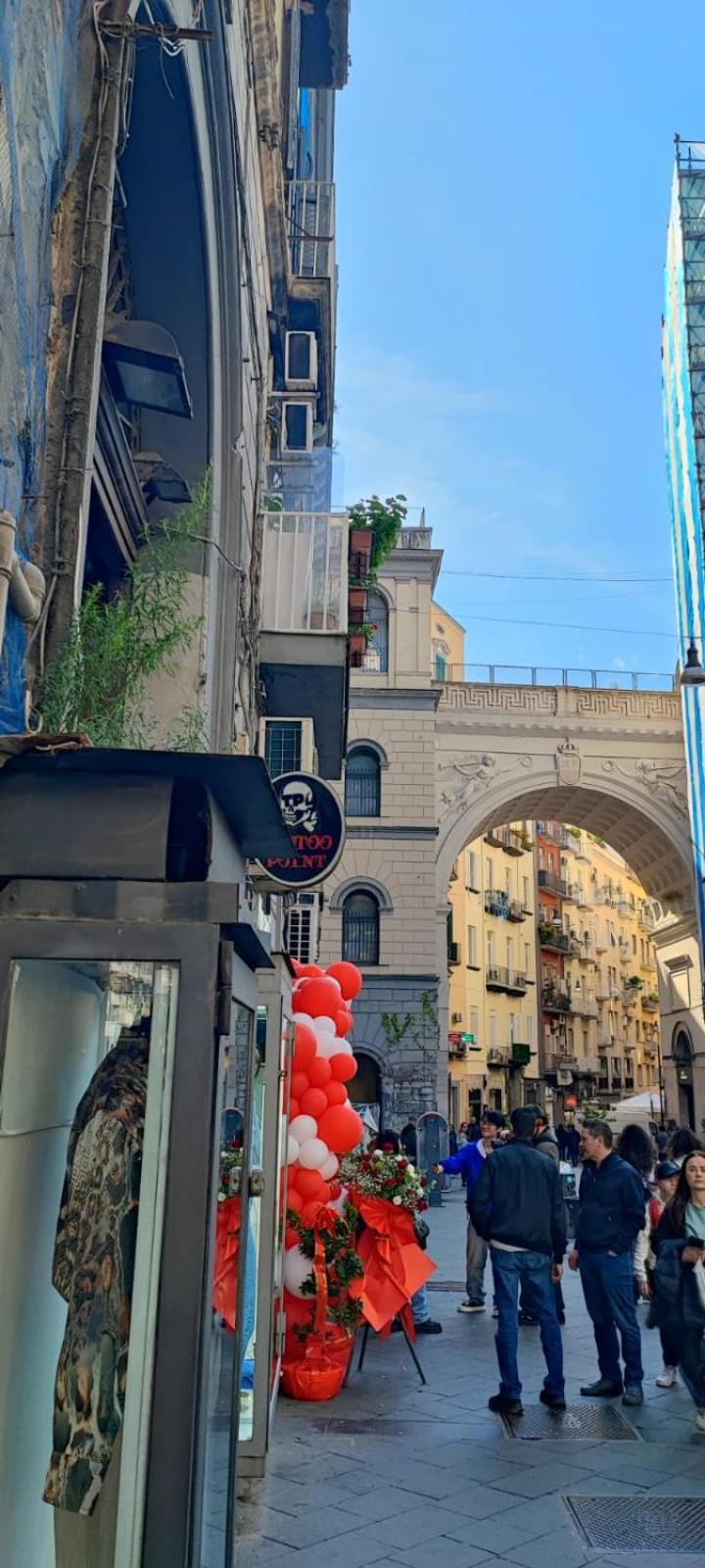 La Chicca Appartamento Intero Nei Quartieri Spagnoli ナポリ エクステリア 写真