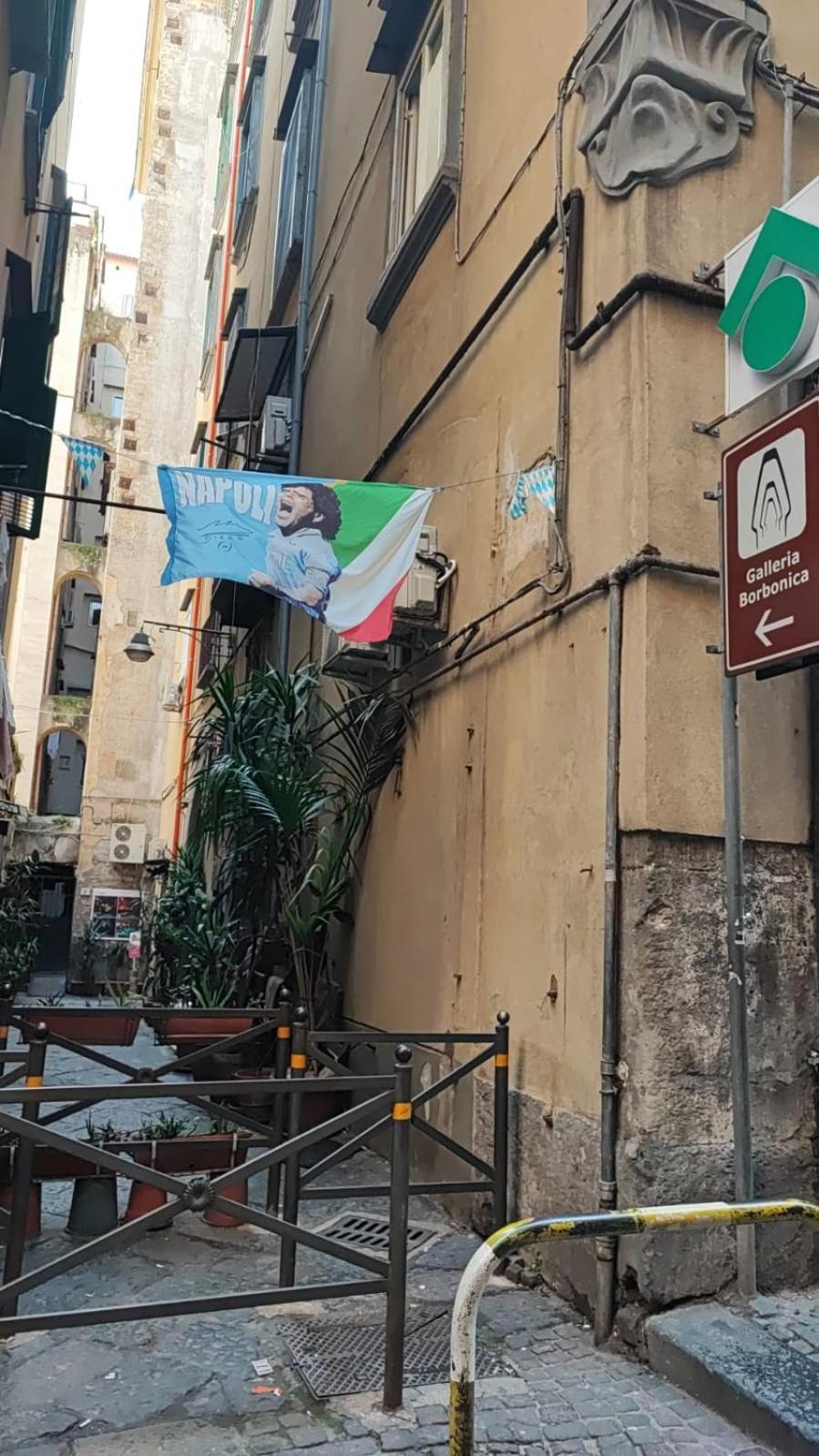 La Chicca Appartamento Intero Nei Quartieri Spagnoli ナポリ エクステリア 写真
