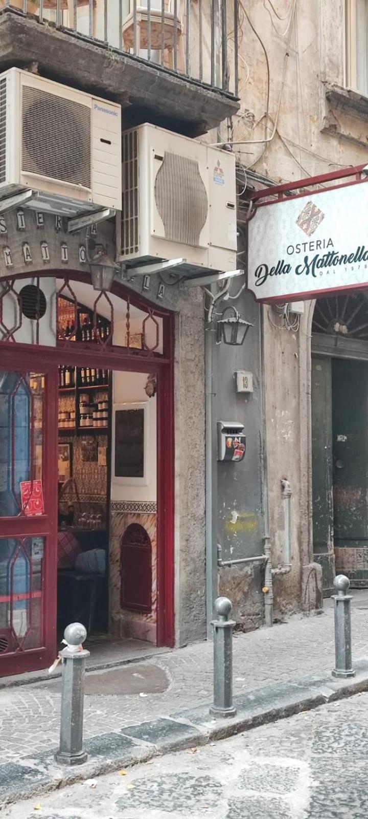 La Chicca Appartamento Intero Nei Quartieri Spagnoli ナポリ エクステリア 写真